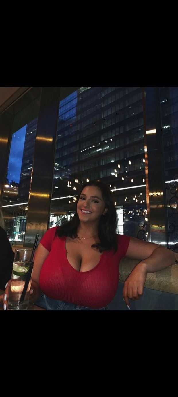 Woah, Big lady