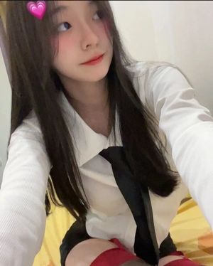 Just got home from schoọl cant wait for someone to cum tribute me