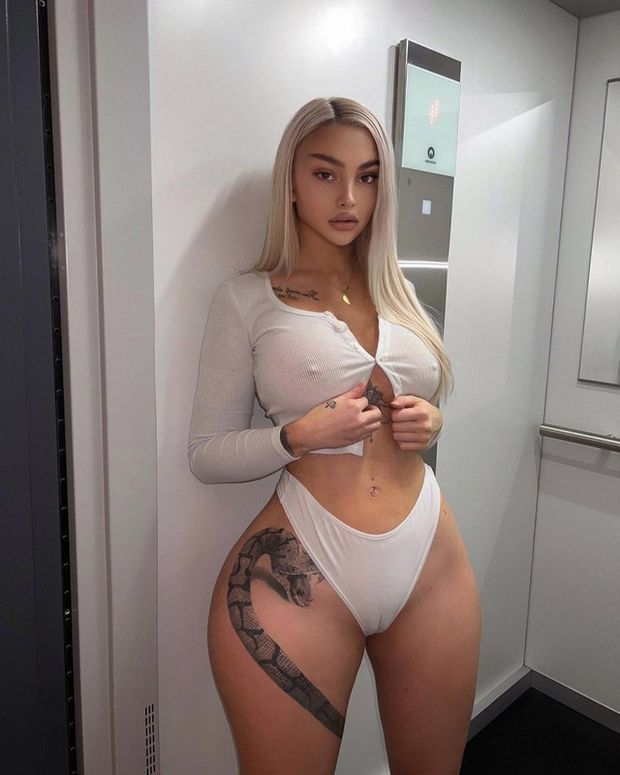 Those thighs, yum