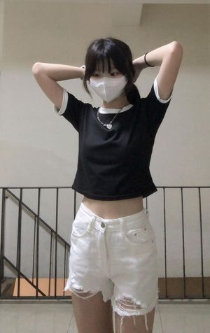 Another photo of zo._.18_02 to cum tribute to