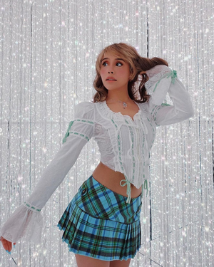 Neekolul (Streamer) - Showered By Light