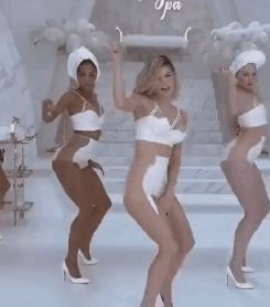 Milf babe fergie bouncing her big tits