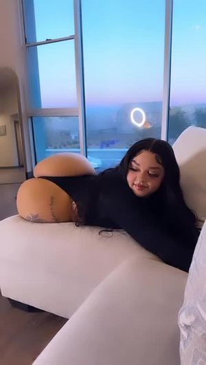 Thick slut shaking for you