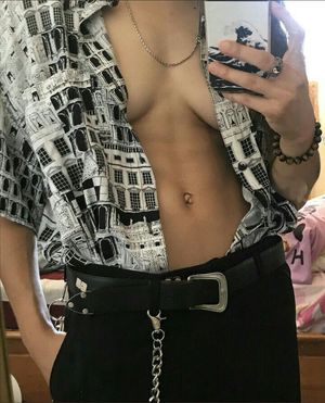 Mid boobs and belly button