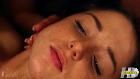 Foxy Di gets cumshot