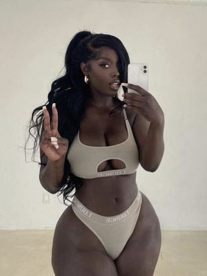 Dark skinned beauty looking gorgeous in her Lounge bra and panties