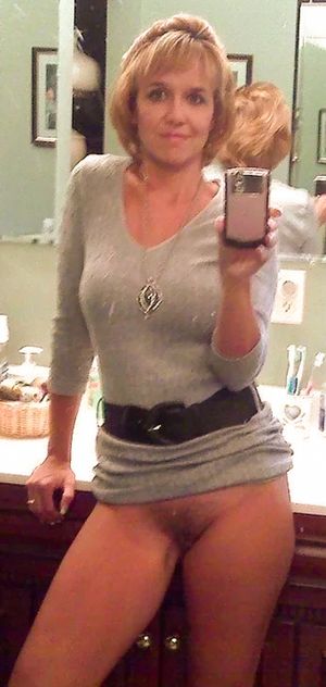 delicious wife bottomless selfie