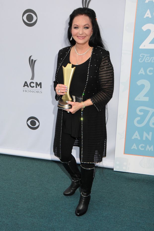 Crystal Gayle 11th pic.