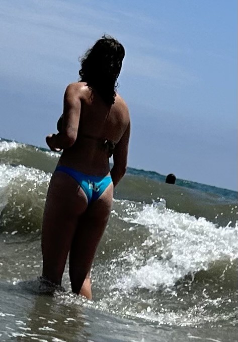 Fine asses out and about