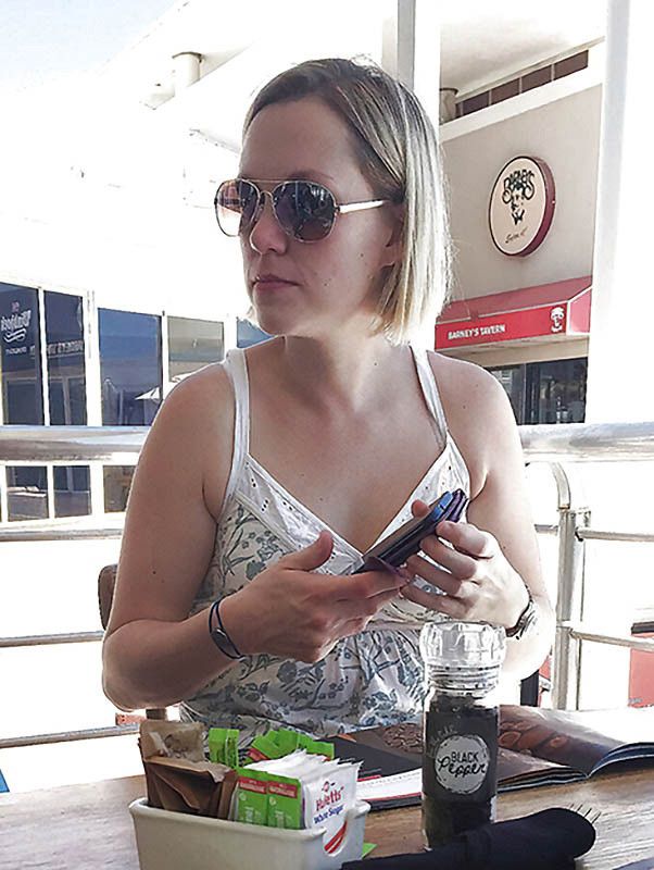 Stop Teasing.. Get Those Tits Out Carrie!