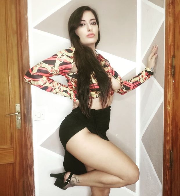 this bitch looks like pornstar