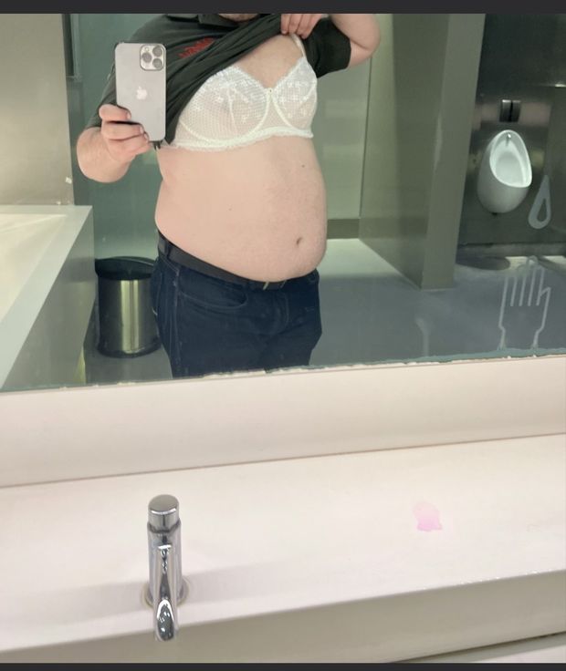eu me exibindo num banheiro