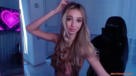 tender blonde with long hair and cute tits