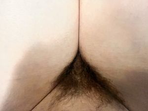 Looks like a hairy pussy is actually a dick