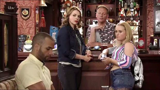 Corrie's Tracy Barlow & Gemma have the sight set on Gary's hot friend in pub!