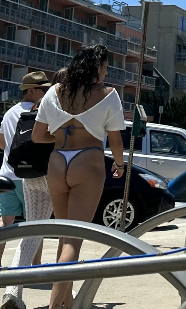 Fine asses out and about.