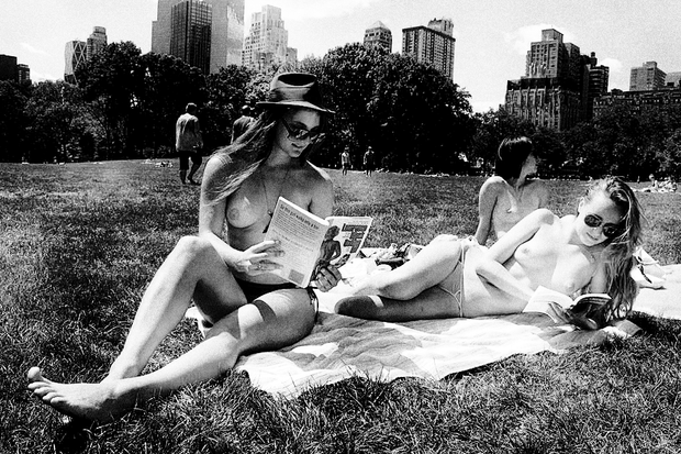 topless reading