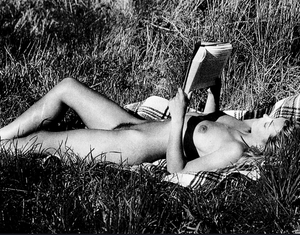 nude reading