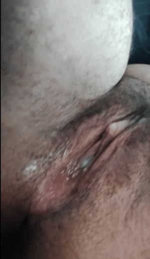 Sqeezing out a creampie