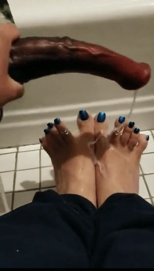 Horse cummed toes