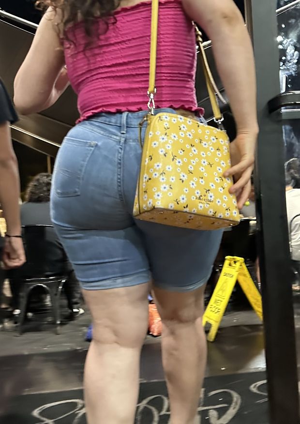 More fine asses out and about