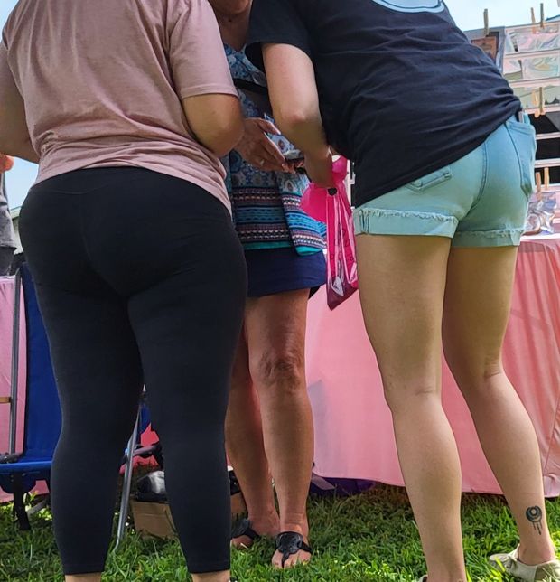 2 beautiful asses for the price of one