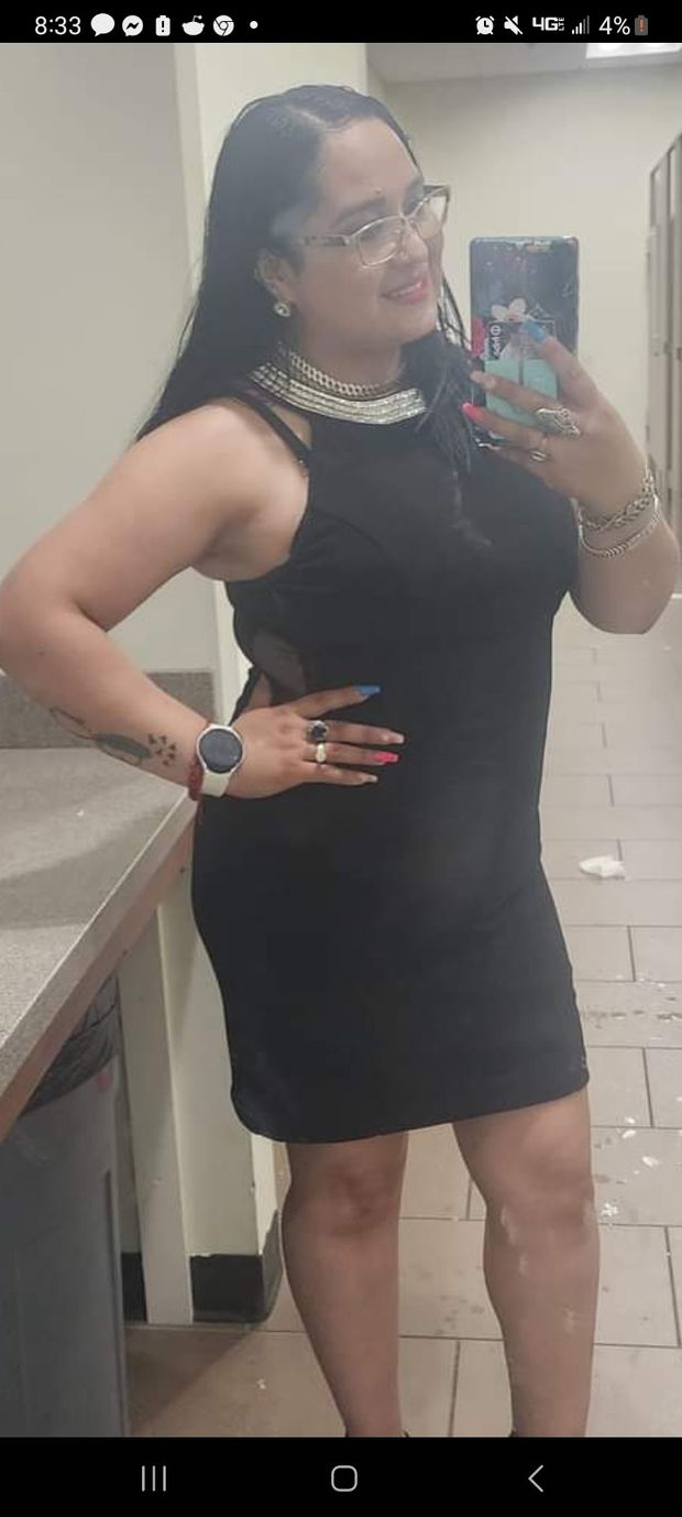 Curvy Latina Takes A Mirror Pic