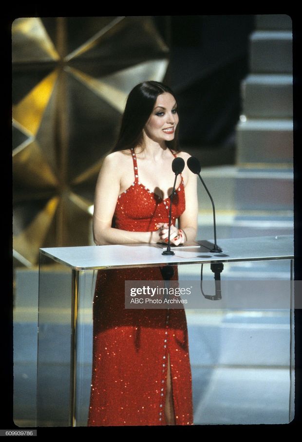 Crystal Gayle 19th pic.