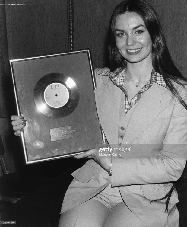 Crystal Gayle 26th pic.