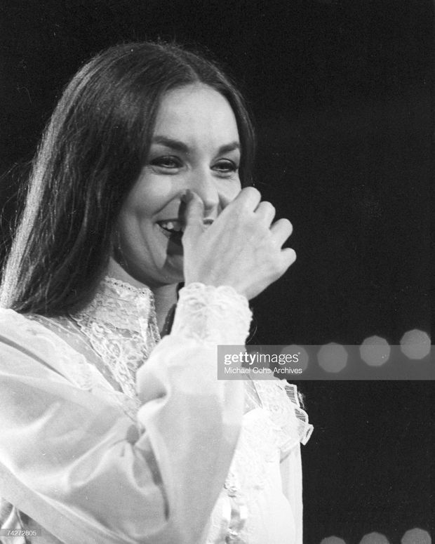Crystal Gayle 31st pic.