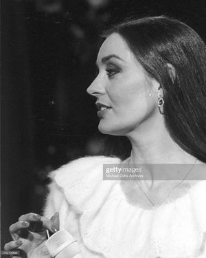 Crystal Gayle 32nd pic.