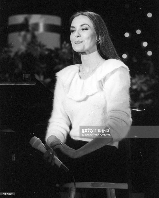 Crystal Gayle 33rd pic.