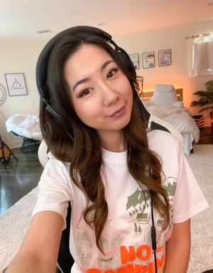 Fuslie (Streamer) - Bedroom Selfie Before Stream
