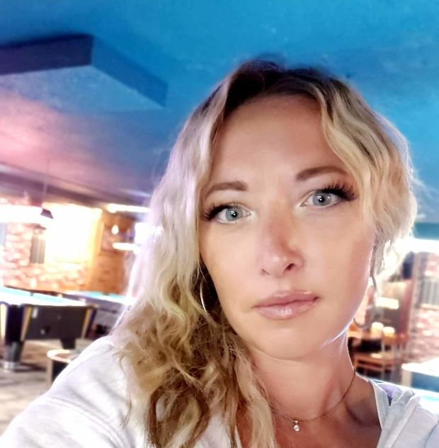 Pam pool room selfie