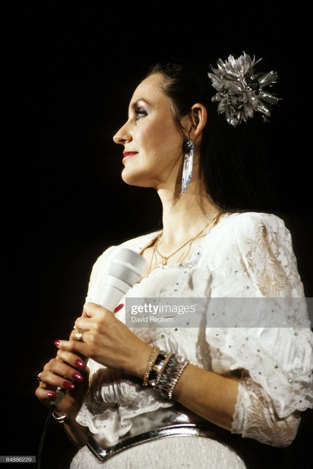 Crystal Gayle 44th pic.