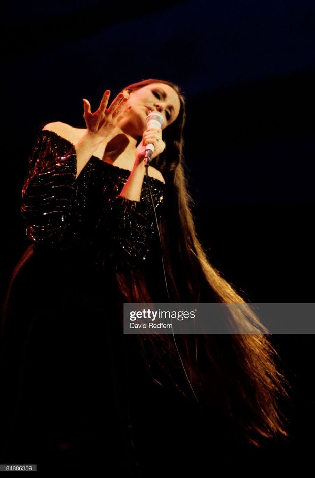 Crystal Gayle 45th pic.