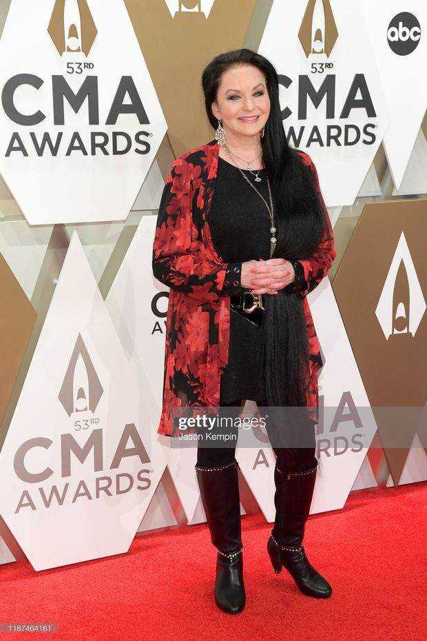 Crystal Gayle 69th pic.