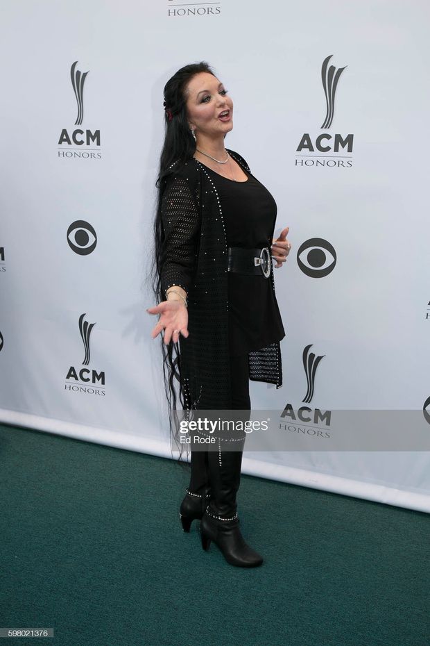 Crystal Gayle 77th pic.