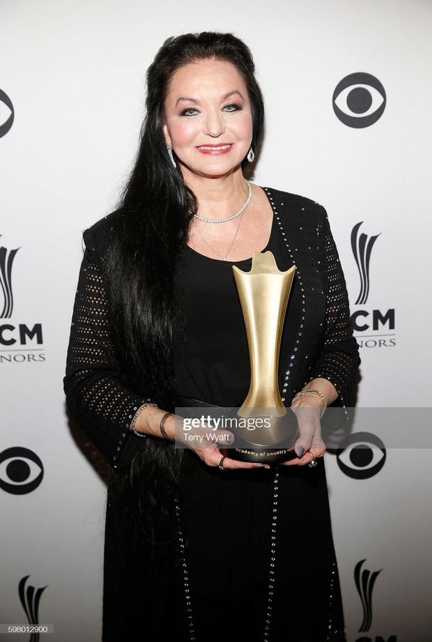 Crystal Gayle 78th pic.