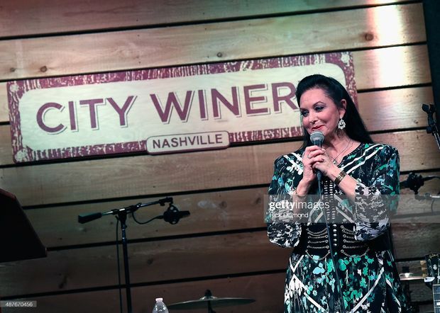 Crystal Gayle 84th pic.