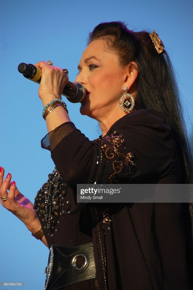Crystal Gayle 93rd pic.