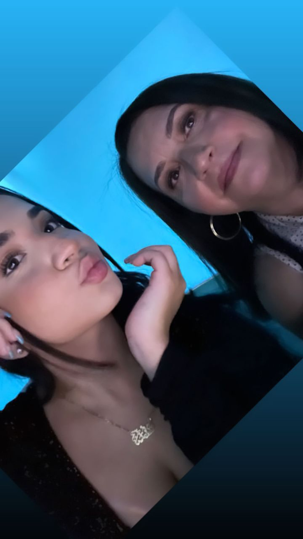 Mother daughter