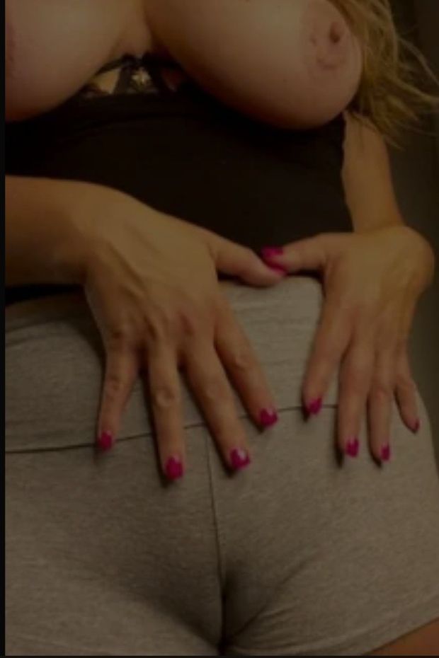 Toe & tits!
