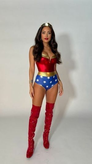 Pretty Latin brunette cosplay Wonder Woman...