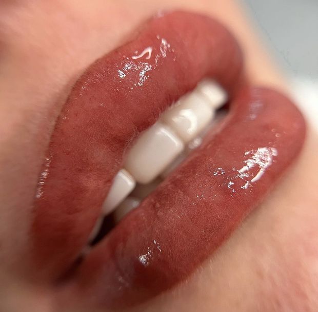 Keep them lips looking wet!!
