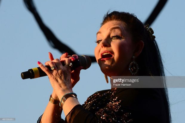 Crystal Gayle 99th pic.