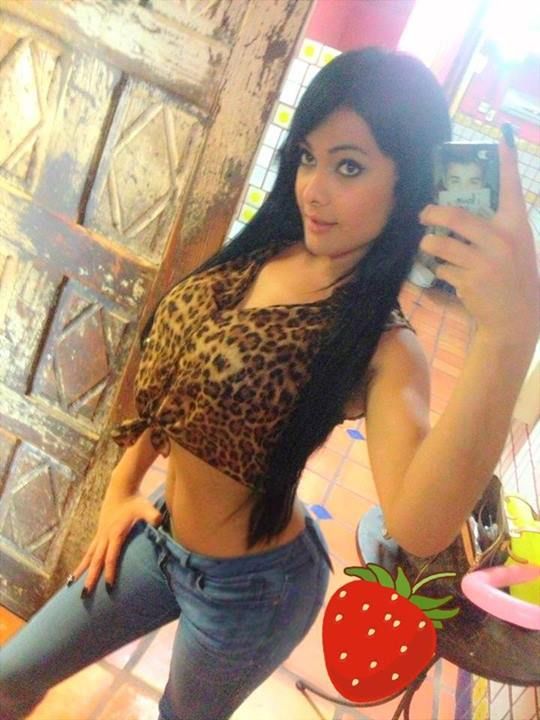 Kim Bella selfie