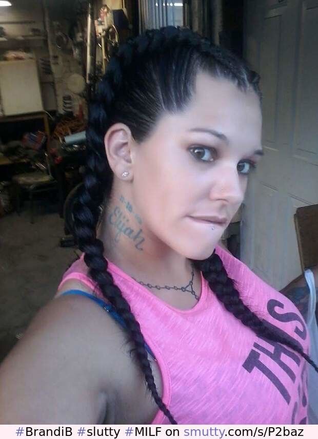 Slutty lil MILF Brandi B takes a seductive selfie