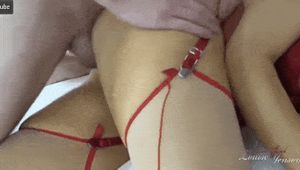 Fucking sexy mature blonde on her bed