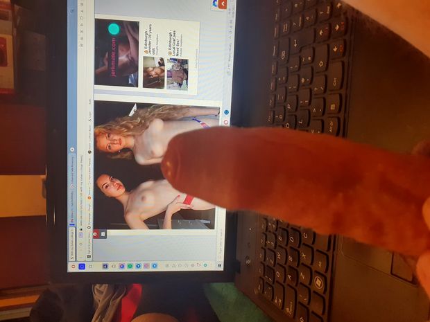 #CockTribute 2 hot sexy babes